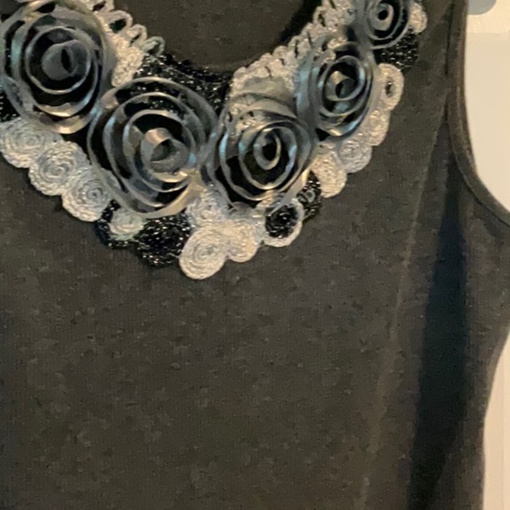 Dress barn ribbed tank. - Picture 4 of 5